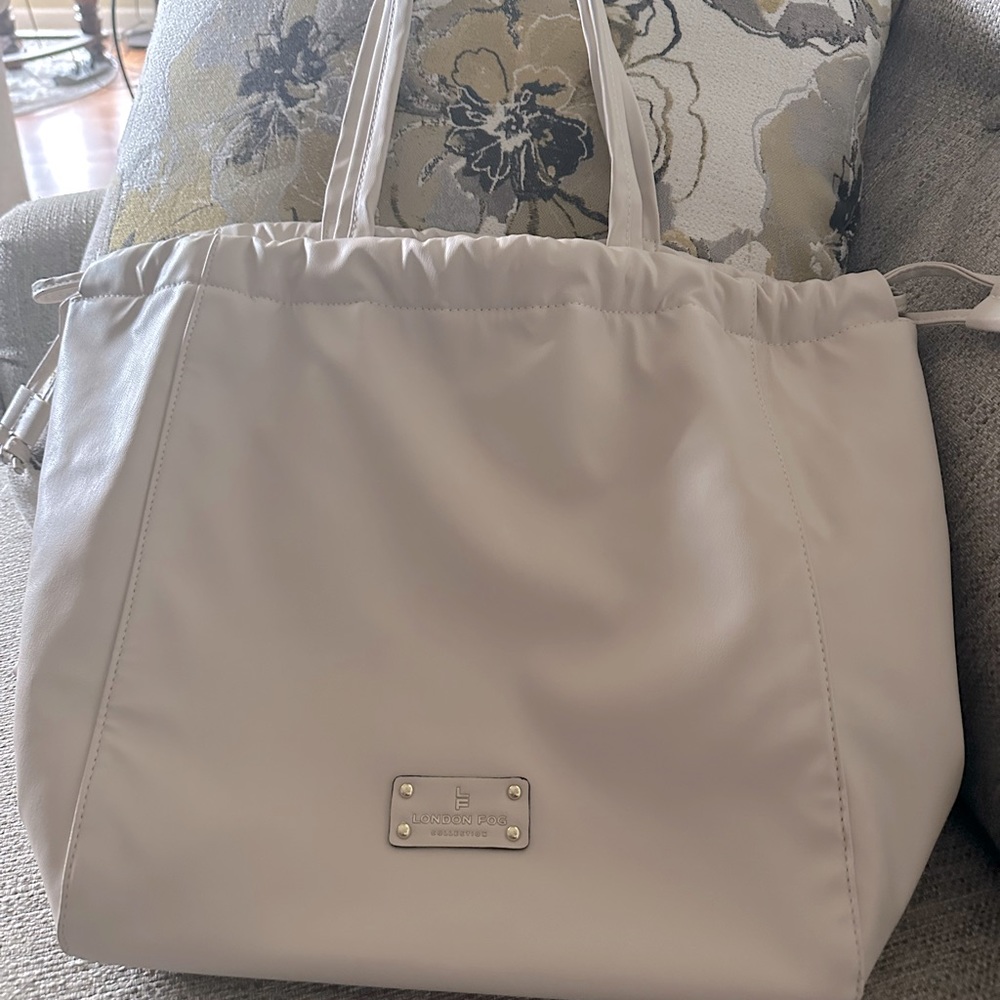 LONDON FOG Adjustable Irina Bucket Bagâ or TOTE in Vanilla. New. MSRP $108. - Picture 12 of 16